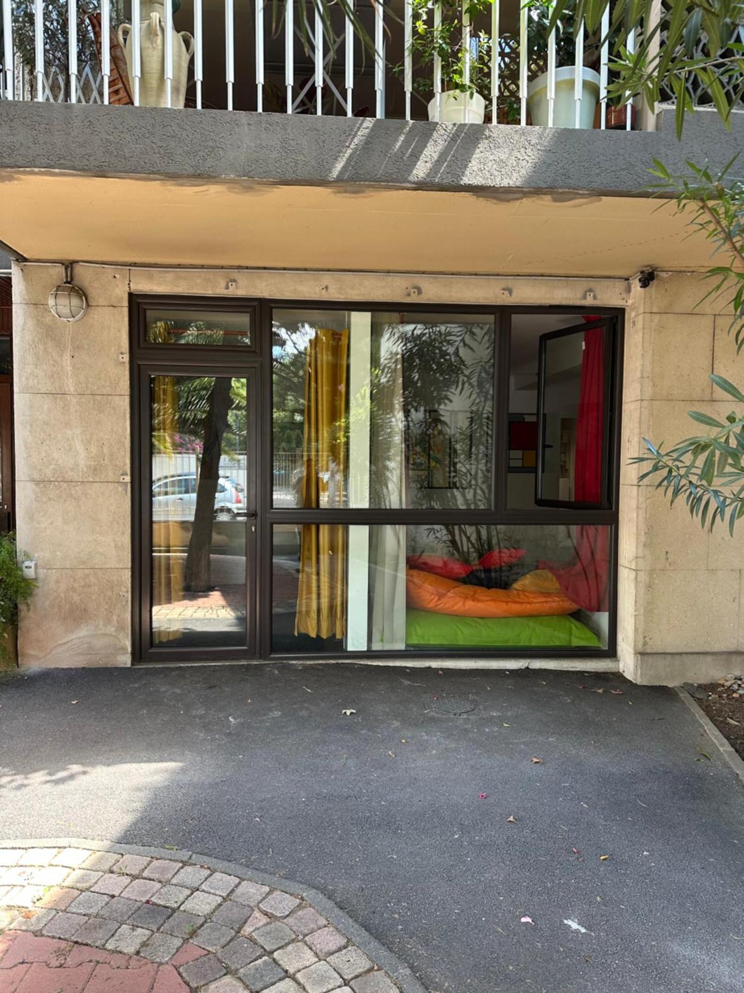 Pop Appart Appartement Artiste Configure En Galerie Dart A 200 M Du Centre Ville Avec Parking Prive Et Securise Gratuit Dans Copropriete Avignon Exteriér fotografie
